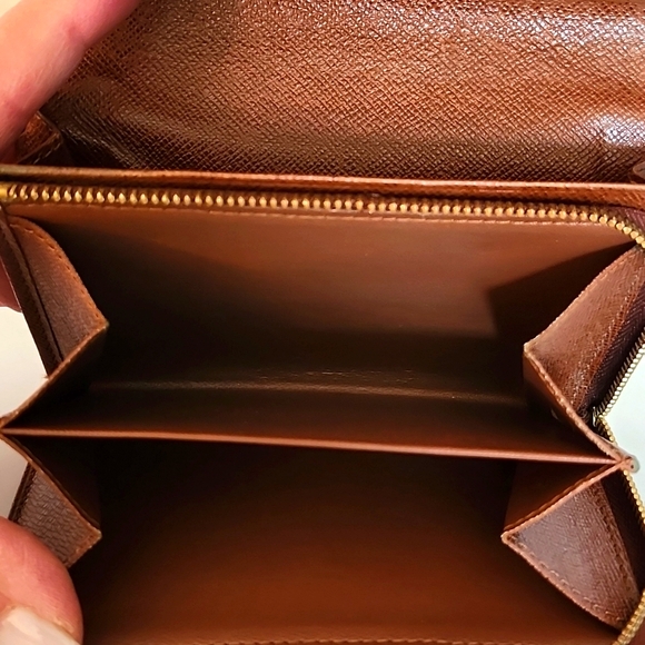 LV Mono Snap Wallet - Picture 8 of 9